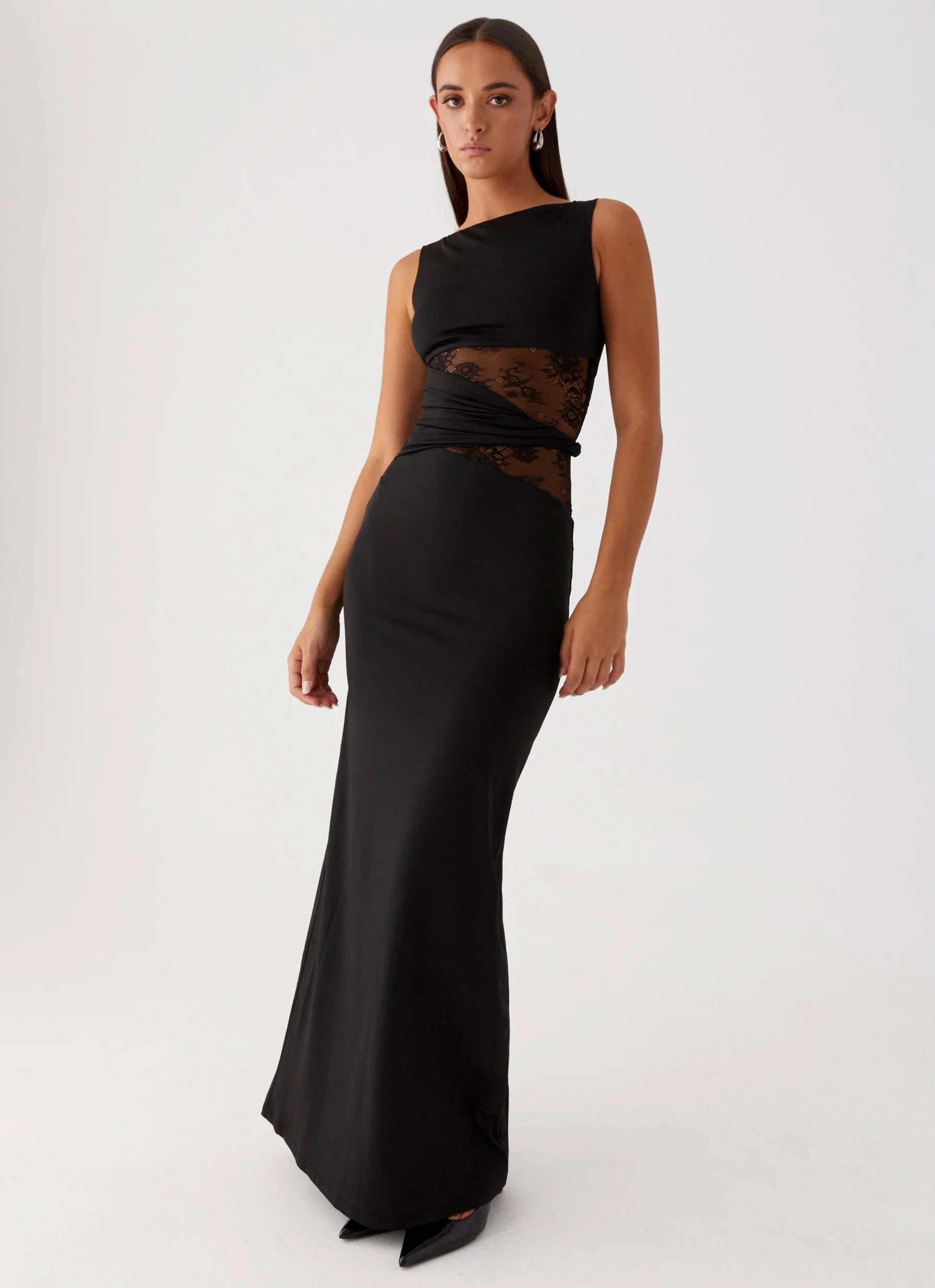 Elegant Sculpting Dress with Lace Details